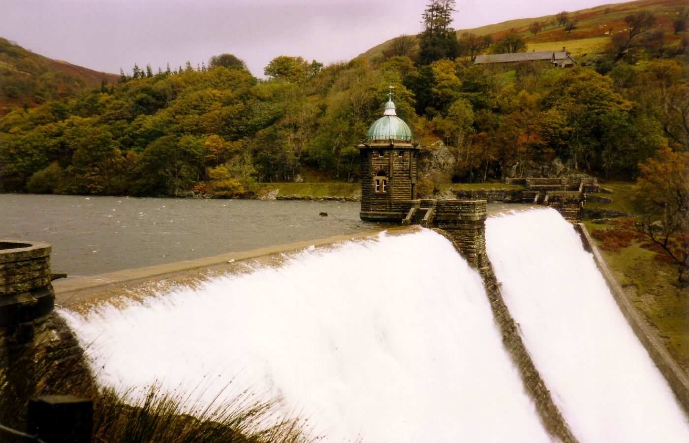 * Classic Cymru - Elan Valley - Water cascades over Pen y Garreg dam - October 1990 (by AJW) *