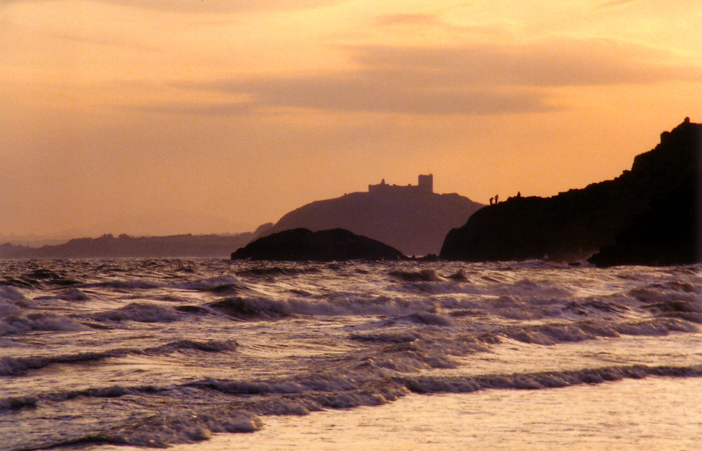 * Classic Cymru - Black Rock Sands (Traeth Morfa Bychan) sunset, with Criccieth Castle in the background - 1985 (by AJW) *