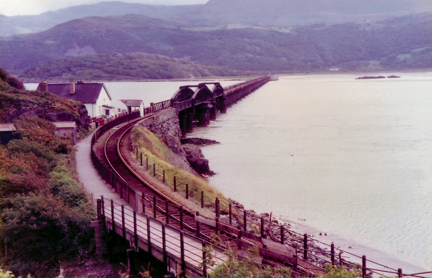 * Classic Cymru - Barmouth rail bridge from Porkington Terrace (by AJW) *