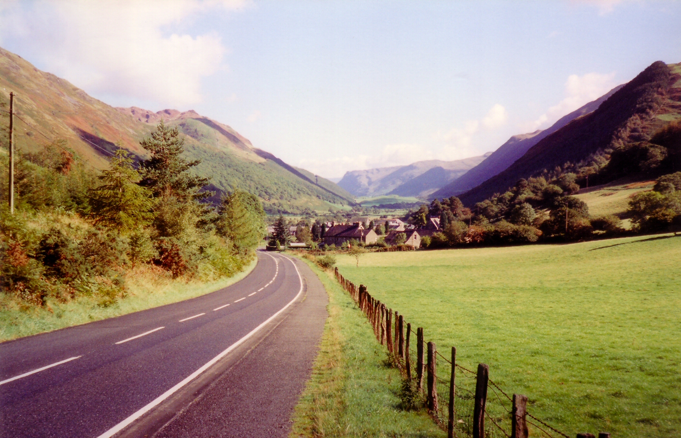 * Classic Cymru - Talyllyn - B4405 at Abergynolwyn (by AJW) *