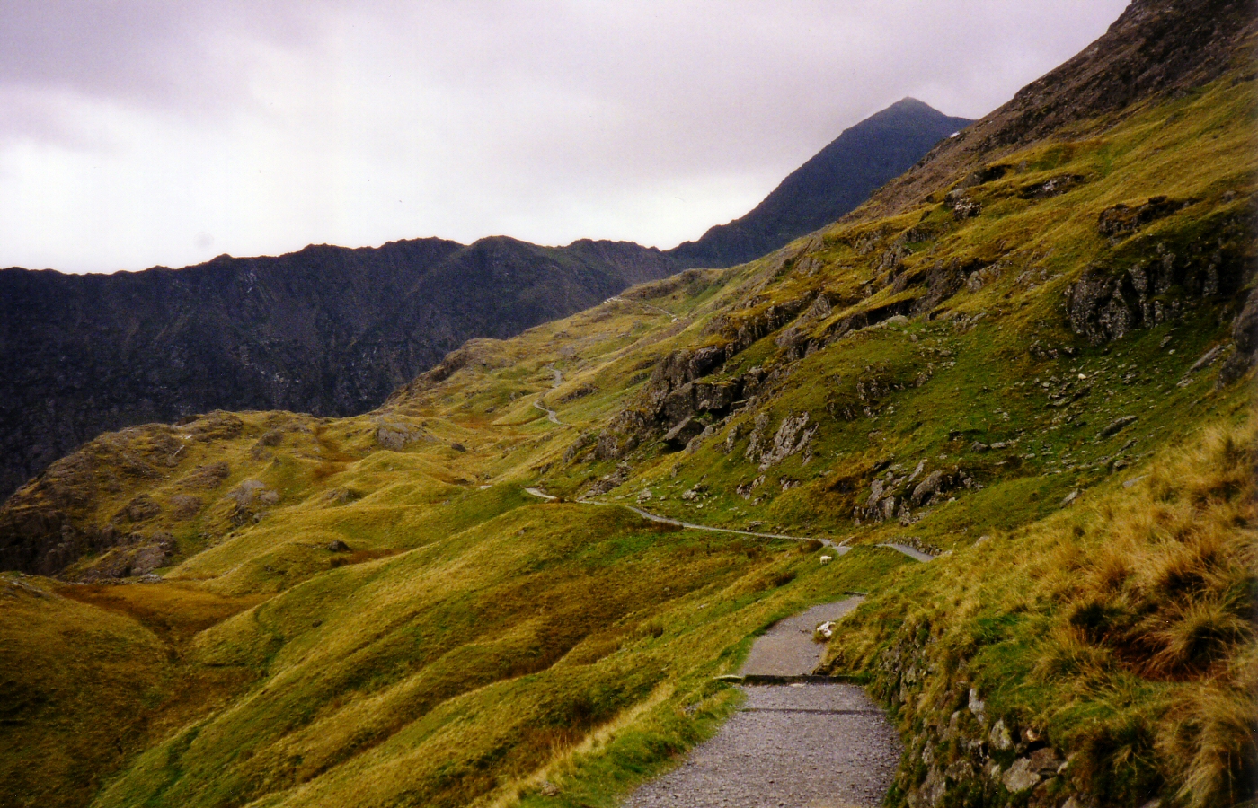 * Classic Cymru - Yr Wyddfa (Snowdon) - Looking up the Pyg Track (by AJW) *