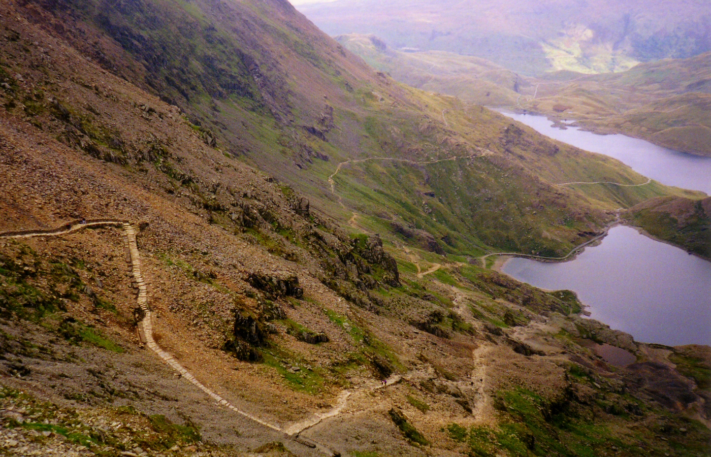 * Classic Cymru - Yr Wyddfa (Snowdon) - Looking down, from close to the summit at Bwlch Glas (by AJW) *