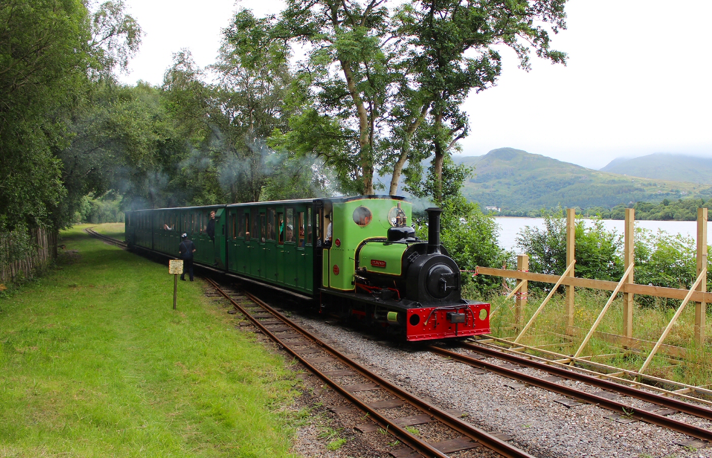 * Llanberis Lake Railway - Dinorwig (by AJW) *