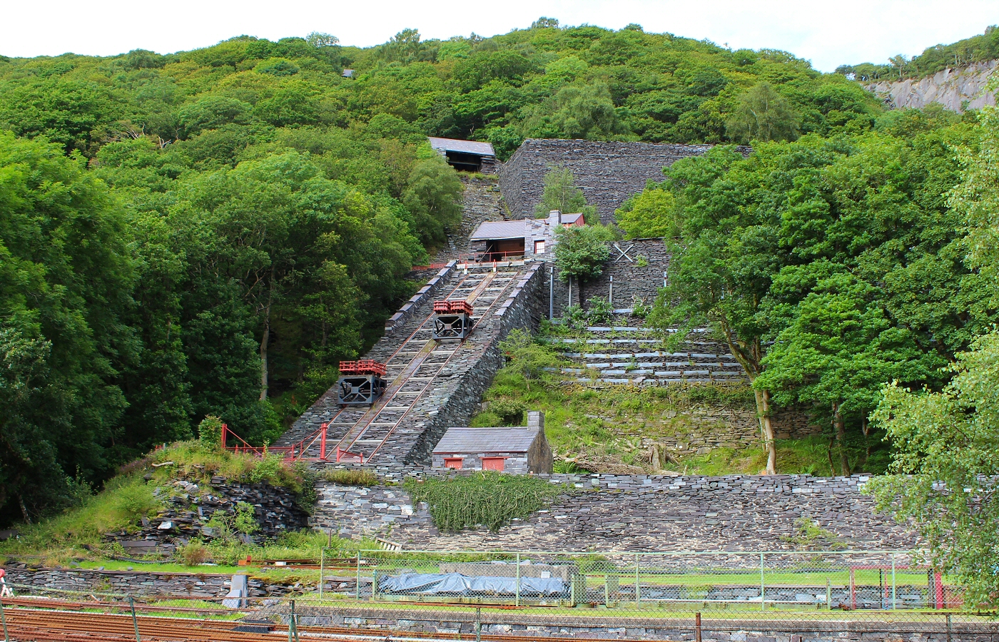 * Padarn - Vivian Slate Qry - Dinorwig (by AJW) *