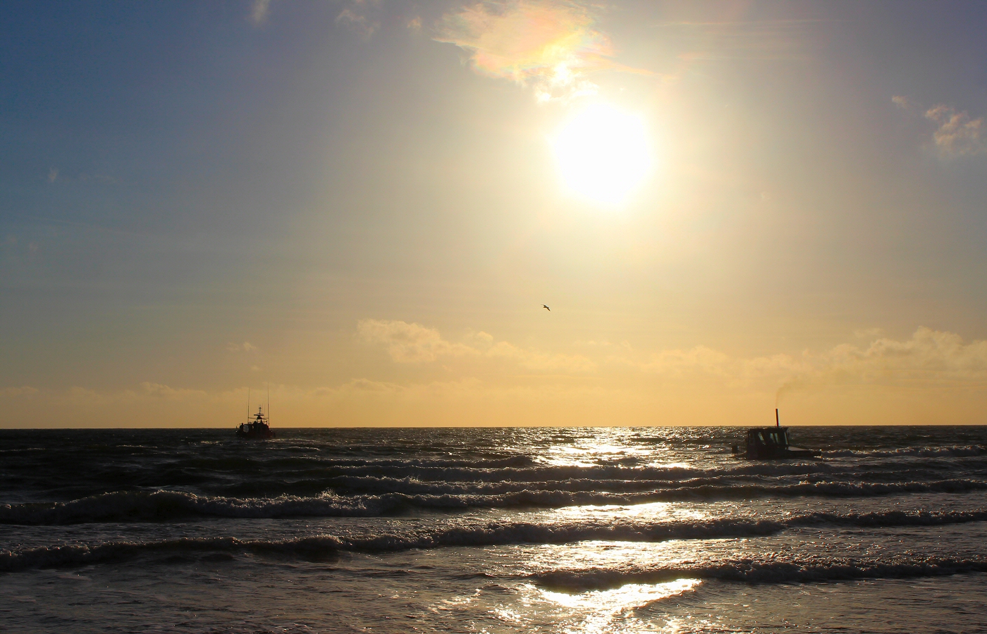 * Barmouth RNLI - Mersey class lifeboat RNLB Moira Barrie and Talus MB-H Crawler (by AJW) *
