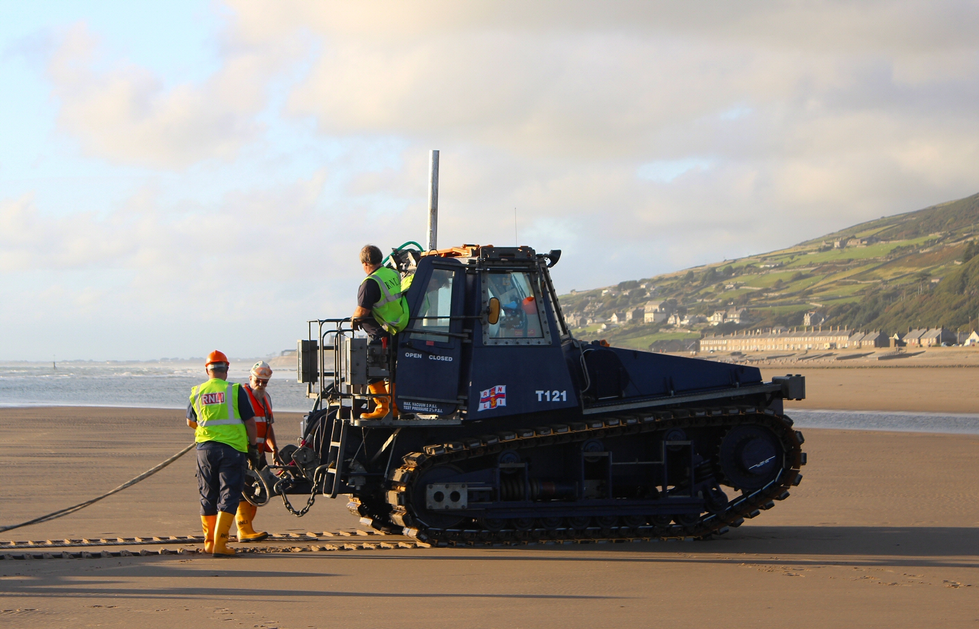 * Barmouth RNLI - Mersey class lifeboat RNLB Moira Barrie and Talus MB-H Crawler T121 (by AJW) *