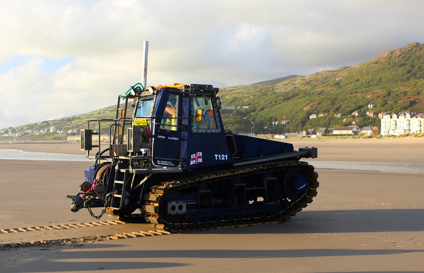 * Barmouth RNLI - Mersey class lifeboat RNLB Moira Barrie and Talus MB-H Crawler T121 (by AJW) *
