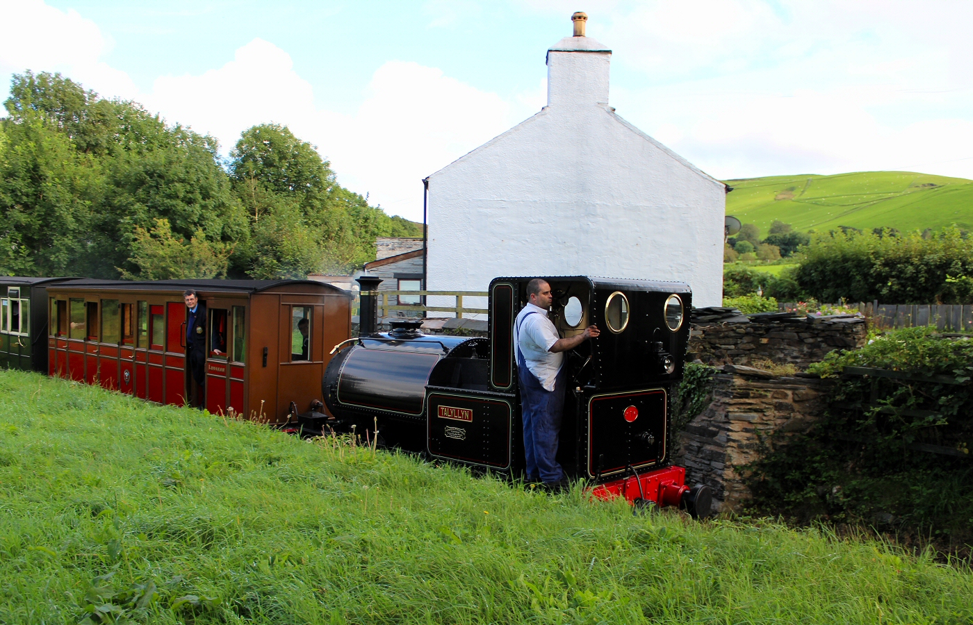 * Tynllwyn Caravan Park, Rhydyronen (by AJW) *