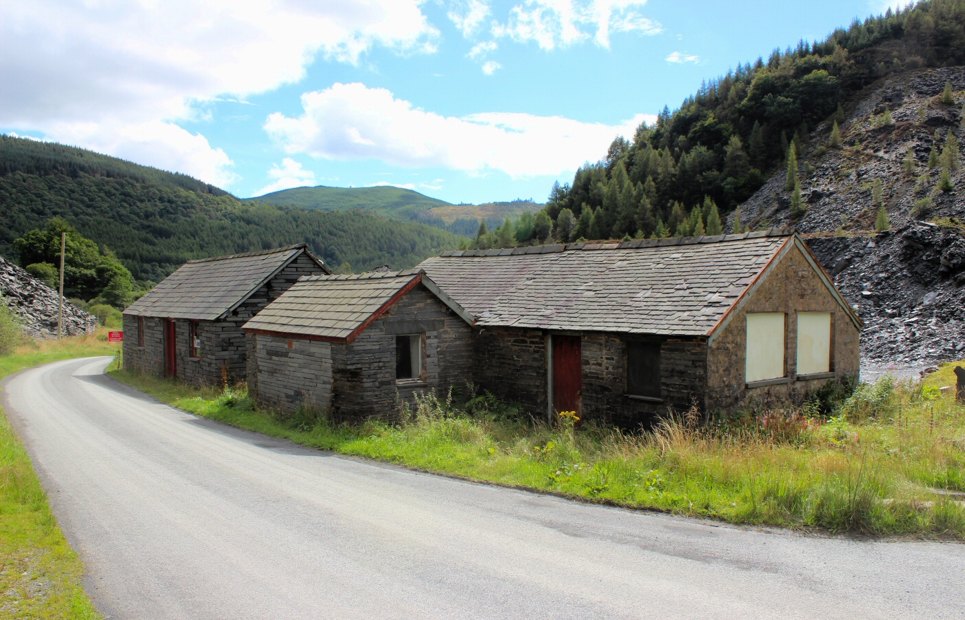 * Foel Grochan, Aberllefenni, Corris (by AJW) *