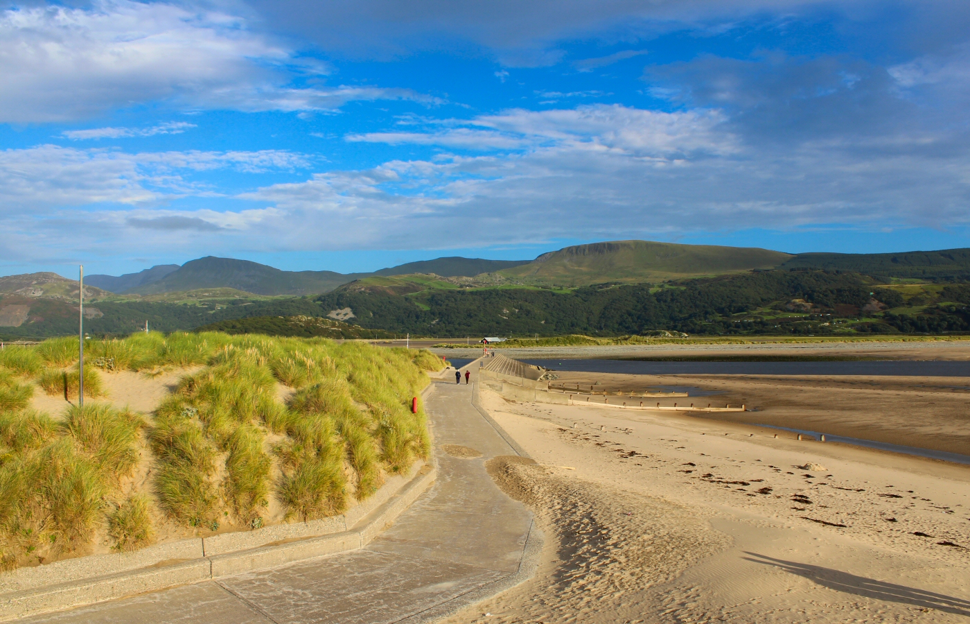 * Barmouth, Ynys-y-Brawd (by AJW) *