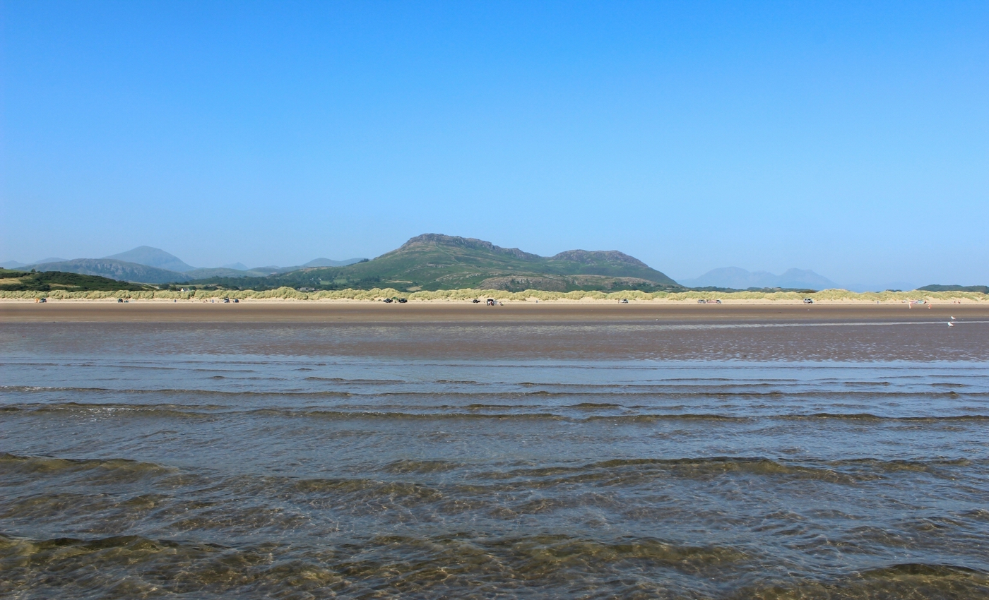 * Black Rock Sands, Traeth Morfa Bychan, Craig Ddu, Porthmadog (by AJW) *