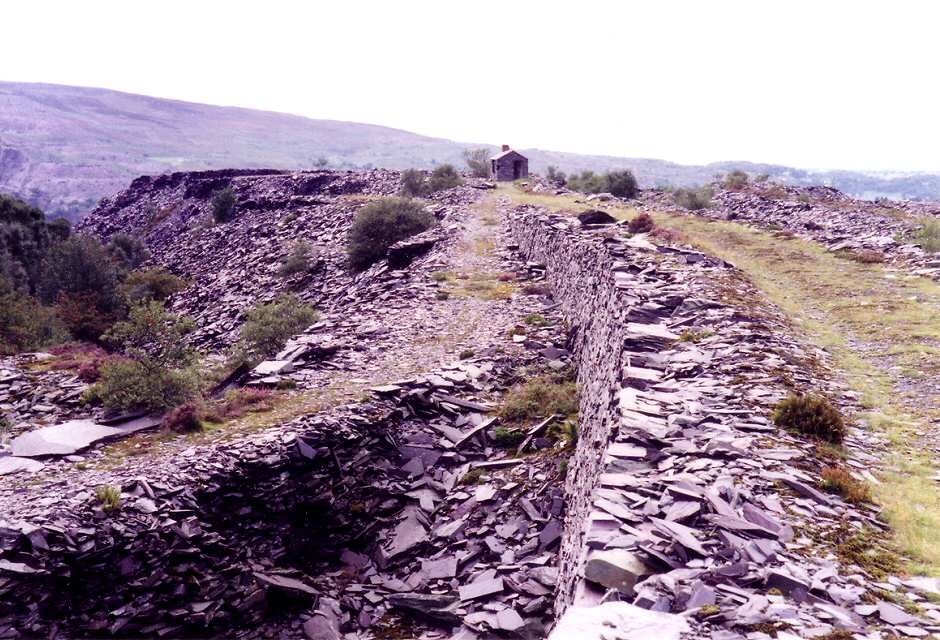 * [Pic 3] Allt Ddu Quarry - Looking west along the waste tips (Aug 1982) *