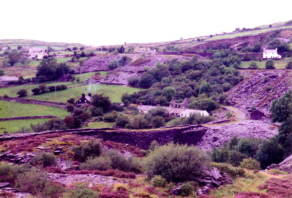 * [Pic 5] Allt Ddu Quarry - Connections to Chwarel Fawr (Aug 1982) *