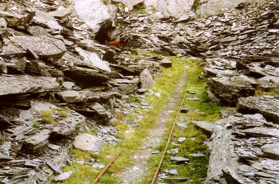 * [Pic 6] Cwt y Bugail Quarry - Tramway inside northern pit (Sept 1987) *