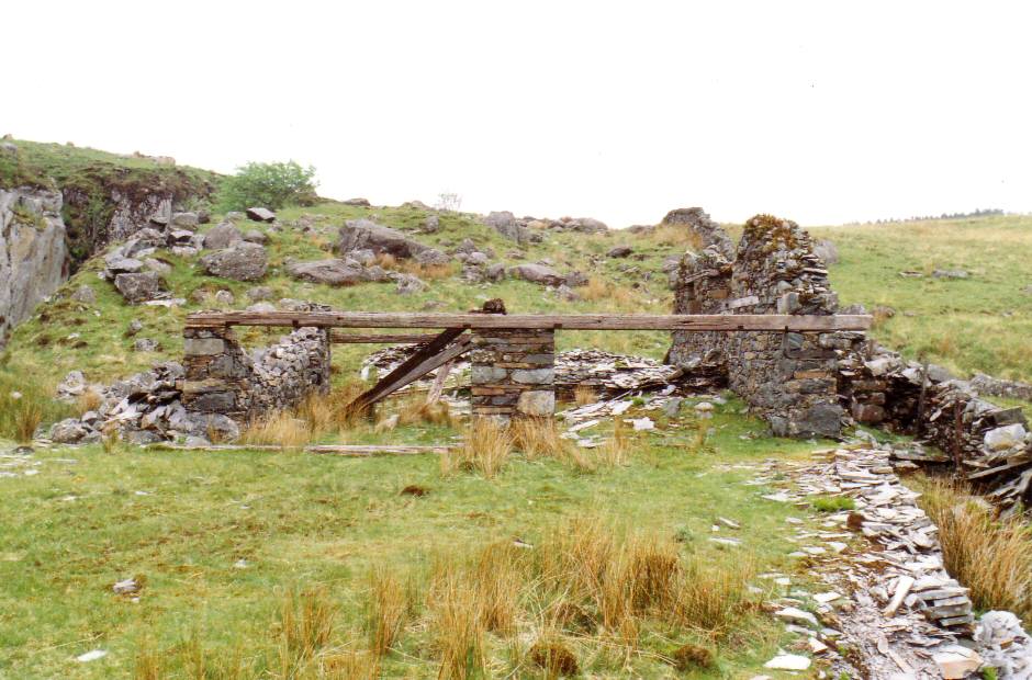 * [Pic 2] Llyn y Gadair Quarry - Upper mill (1990) *