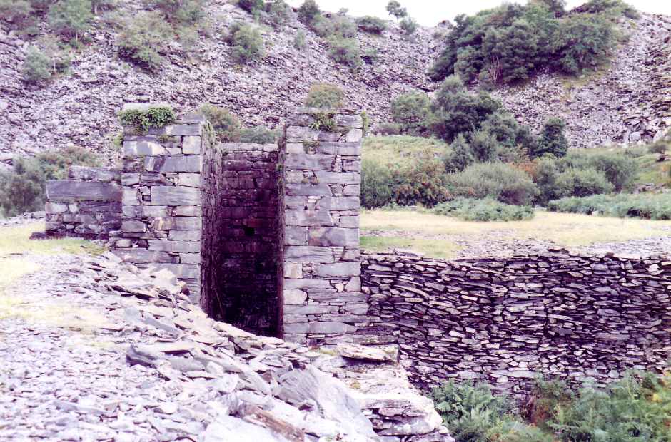 * [Pic 6] Rhos Quarry - Unused waterwheel housing (Aug 1982) *