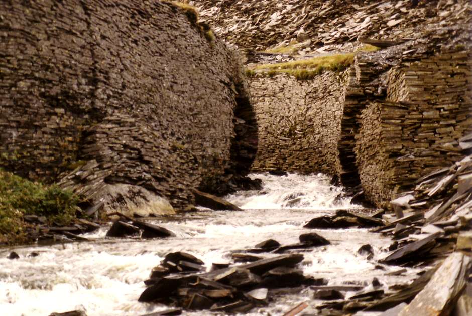 * [Pic 16] Cwmorthin Quarry - Lower Mill Channeled river II (1985) *