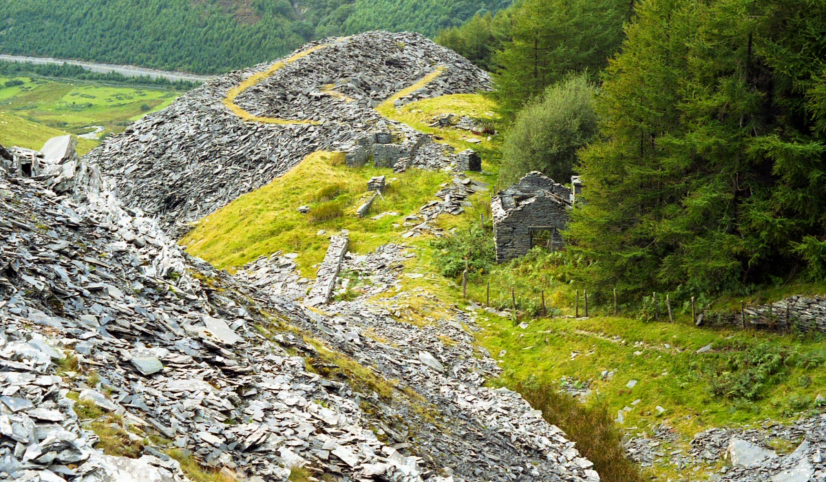 * [Pic 10] Ratgoed Slate Quarry - level 6 view (Sept 1987) *
