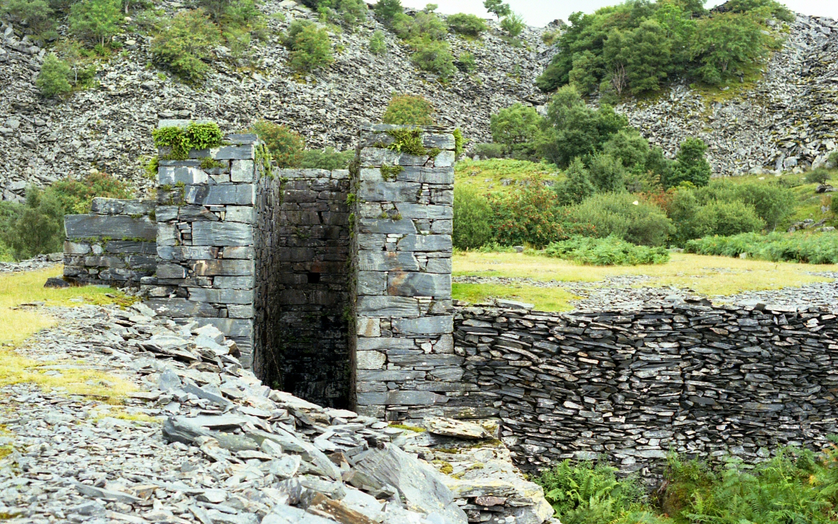 * [Pic 9] Rhos Slate Quarry - Lower wheelpit (Aug 1982) *